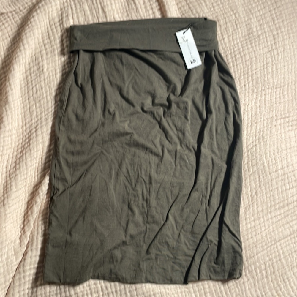 NWT Velvet by Graham & Spencer T-shirt Skirt